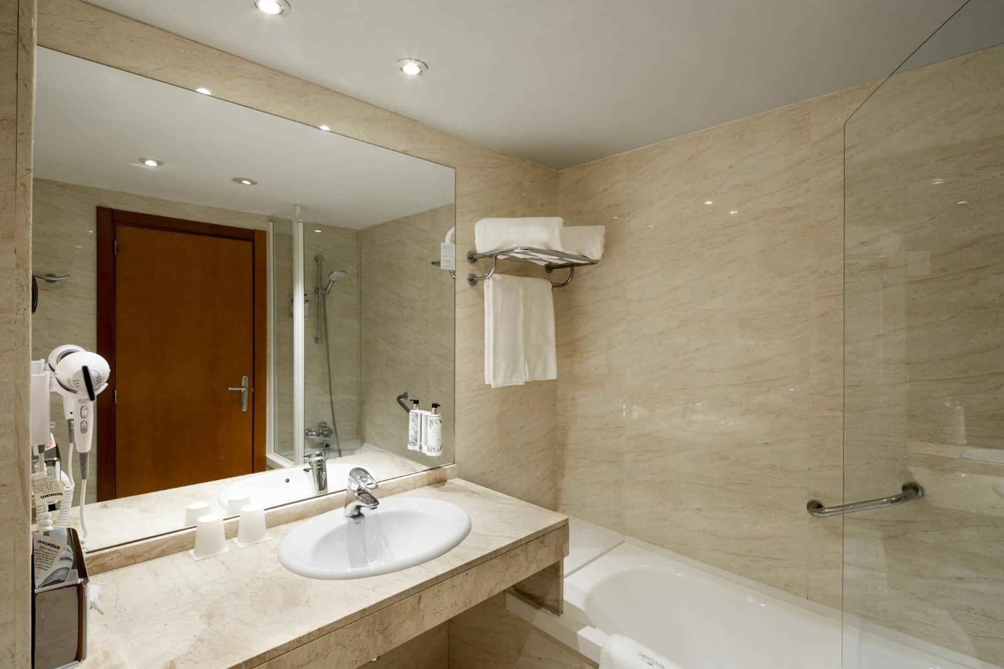 Sercotel Cornella Barcelona Cornellà de Llobregat Eksteriør bilde