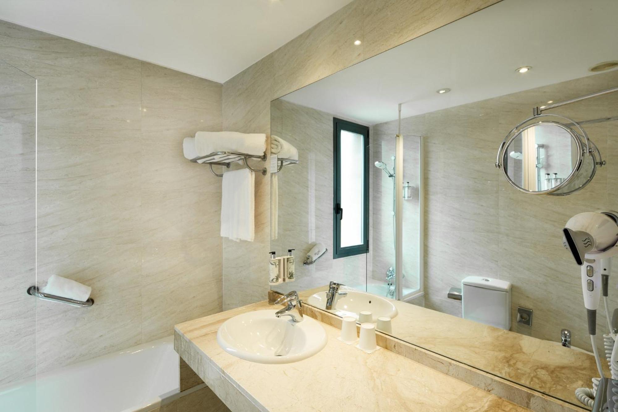 Sercotel Cornella Barcelona Cornellà de Llobregat Eksteriør bilde